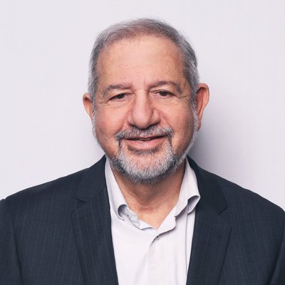 שאול טבח — שותף בכיר בייקר טילי, מומחה נדל״ן